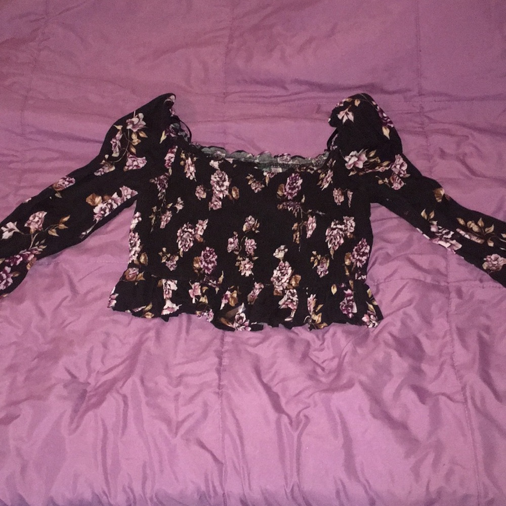 Long sleeve crop